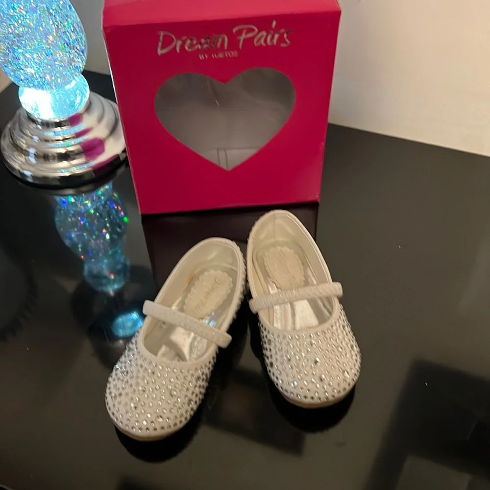 Girls size 5 white rhinestone shoes